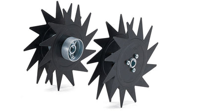 Arieggiatore RL-MM di Stihl in funzione su un prato verde e sano