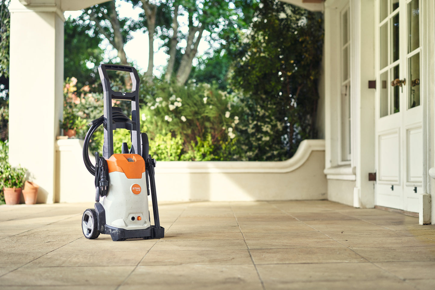 Idropulitrice Stihl RE 90 per pulizia di terrazze e superfici esterne