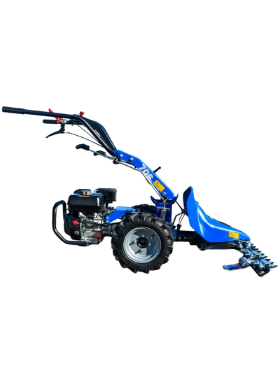 Motocoltivatore BCS SmartSafe 706 equipaggiato con motore potente e attrezzi anteriori per lavori agricoli.