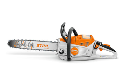 Motosega a batteria Stihl MSA 300 C-O sistema AP con impugnatura e pannello comandi