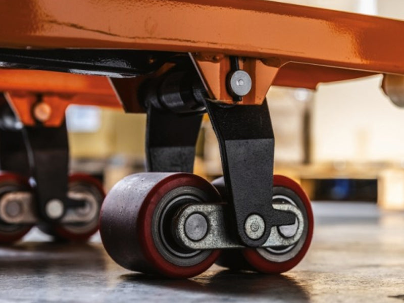 Transpallet manuale Beta 3069 carico massima di 2.500 Kg.