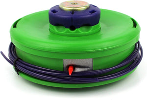 Testina di ricambio per decespugliatore, verde con componente superiore blu e filo di nylon viola avvolto attorno. Accessorio ideale per tagliaerba, facile da installare e resistente. Perfetto per giardinaggio e manutenzione del prato.