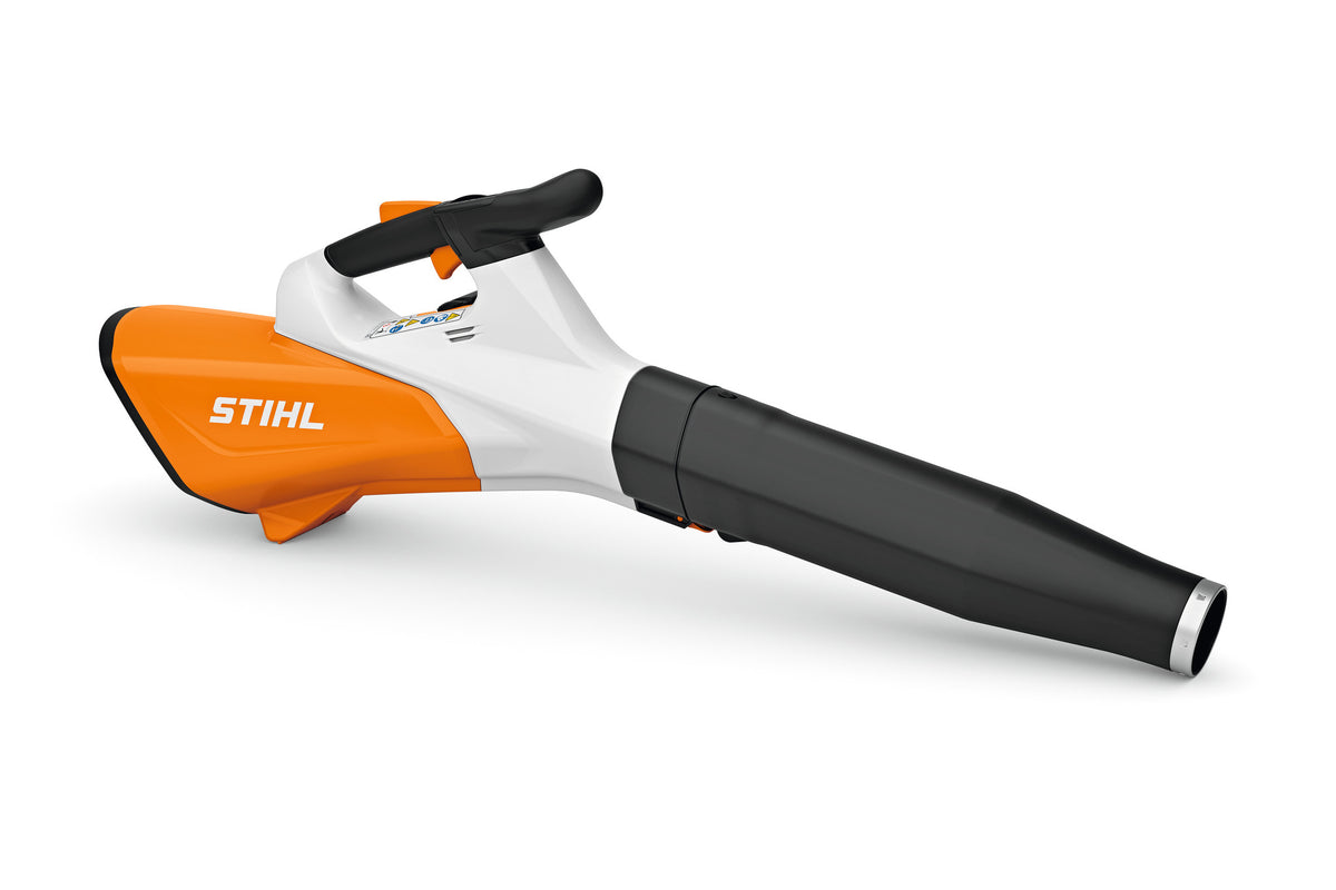 Vista frontale del Soffiatore a batteria STIHL BGA 200 con design ergonomico