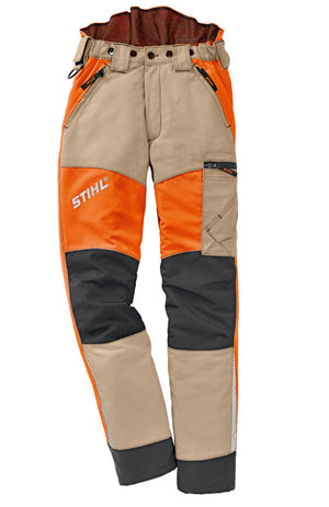 Vista frontale dei Pantaloni - Dynamic Vent di Stihl, colori arancione e nero