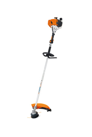 Vista laterale del decespugliatore Stihl FS 120 R con impugnatura ergonomica e motore potente.