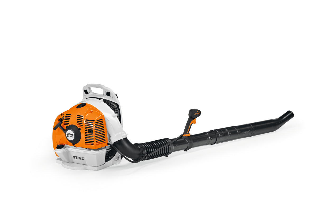 Vista frontale del Soffiatore spalleggiato Stihl BR 430 con design ergonomico