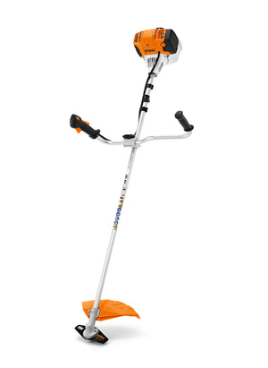 Vista laterale del decespugliatore STIHL FS 131 con impugnatura a manubrio