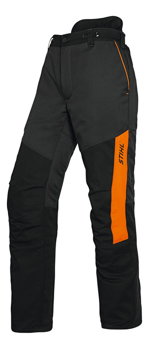 Primo piano dei Pantaloni Function Universal di Stihl in colore antracite