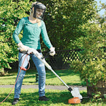 Rifinitore elettrico Stihl FSE 52 in uso in un giardino