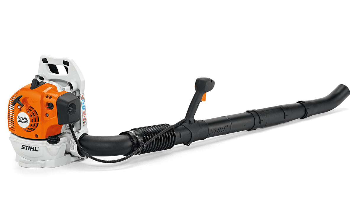 Soffiatore spalleggiato BR 200 di Stihl in vista laterale, evidenzia il design compatto e silenzioso.