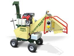 Biotrituratore Negri R 240 con motore Honda GX630 21 HP, scarico rialzato orientabile e tramoggia di carico