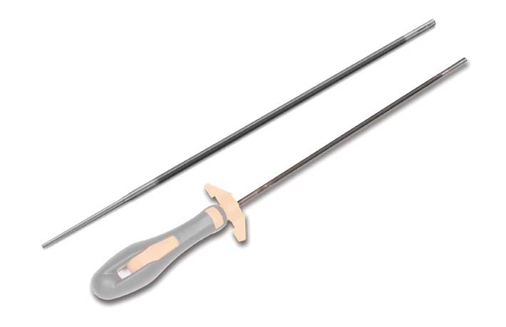 Lima tonda Stihl posizionata su un fondo di legno chiaro