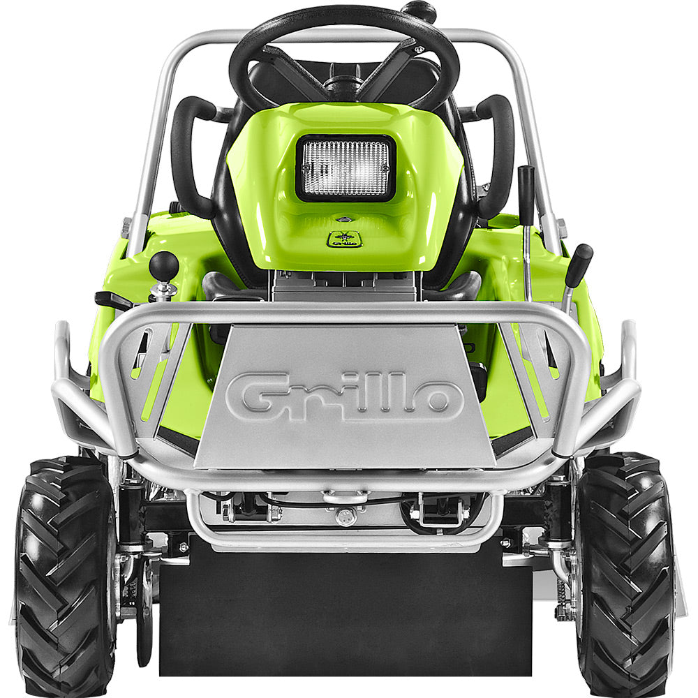 Frontale del trattorino trinciaerba Grillo Climber 7.18 con fanale anteriore