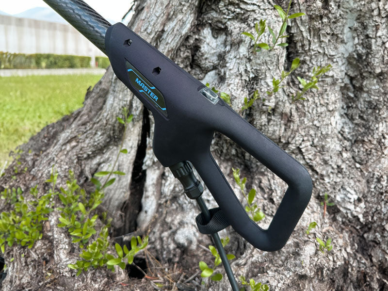 Impugnatura abbacchiatore elettrico Campagnola Master con motore in testa asta per zero vibrazioni