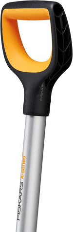 Impugnatura ergonomica antiscivolo della pala spingineve Fiskars X-series