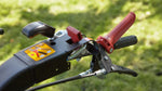 Leva rossa di sicurezza al manubrio del motocoltivatore Pasquali PowerSafe