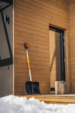 Spingineve Fiskars X-series appoggiato, attrezzo per pulizia neve esterna