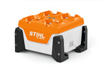 Caricabatterie multiplo STIHL AL 301-4 vista laterale con alloggiamenti per 4 batterie