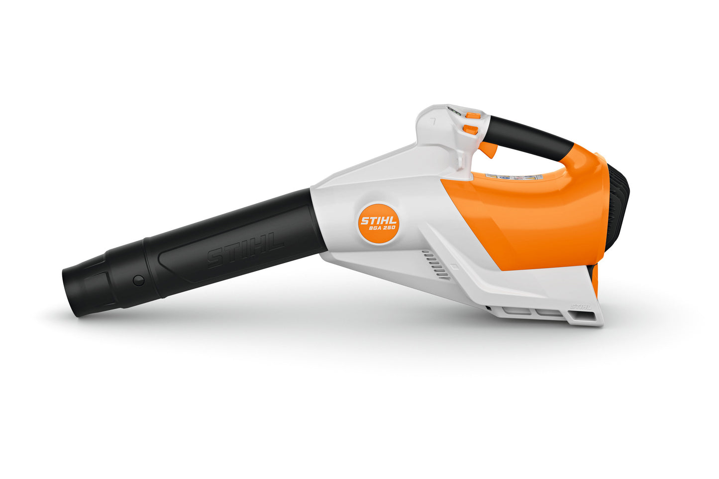 Vista laterale soffiatore a batteria STIHL BGA 250 con tubo soffiante