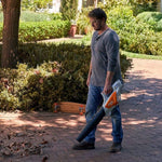 Soffiatore a batteria Stihl BGA 57 per pulizia vialetto da foglie