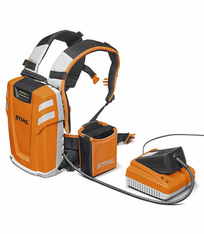 Caricabatterie rapido Stihl AL 500 con batteria a zaino Stihl AR e cavo di collegamento