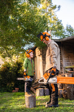 Casco giocattolo Stihl per bambini da 3 anni con visiera ribaltabile e paraorecchie