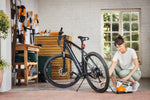 Compressore a batteria Stihl KOA 20 utilizzato per gonfiare una bicicletta