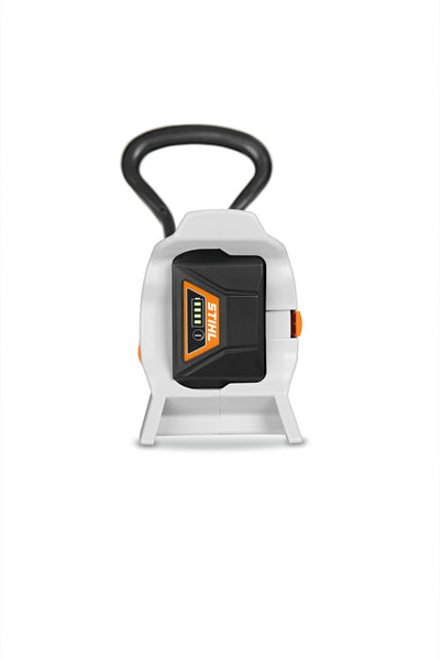 Dettaglio batteria del decespugliatore giocattolo Stihl con indicatore luminoso