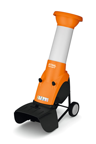STIHL GHE 250 S biotrituratore elettrico per ramaglie con struttura su ruote e base di appoggio
