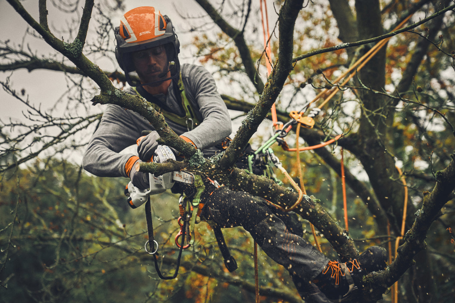 Potatore STIHL GTA 40 per lavori di cura degli alberi in arrampicata