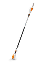 Sramatore a batteria Stihl HTA 86 con asta telescopica lunga per potatura in altezza