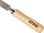 Dettaglio manico in legno Stihl della lima piatta per affilatura