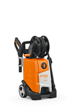 Idropulitrice Stihl RE 110 PLUS vista frontale con avvolgitubo e ruote
