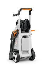 Idropulitrice STIHL RE 170 PLUS vista posteriore con avvolgitubo e serbatoio detergente