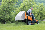 Trattorino tosaerba Stihl RT 4082 in lavoro con raccolta dell’erba
