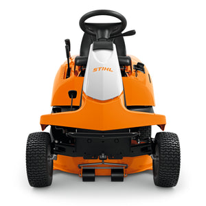 Vista frontale del trattorino tosaerba Stihl RT 4082