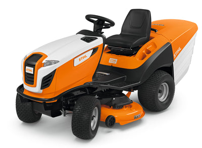 Vista laterale trattorino da giardino Stihl RT 6112 ZL con motore bicilindrico e cesto raccolta