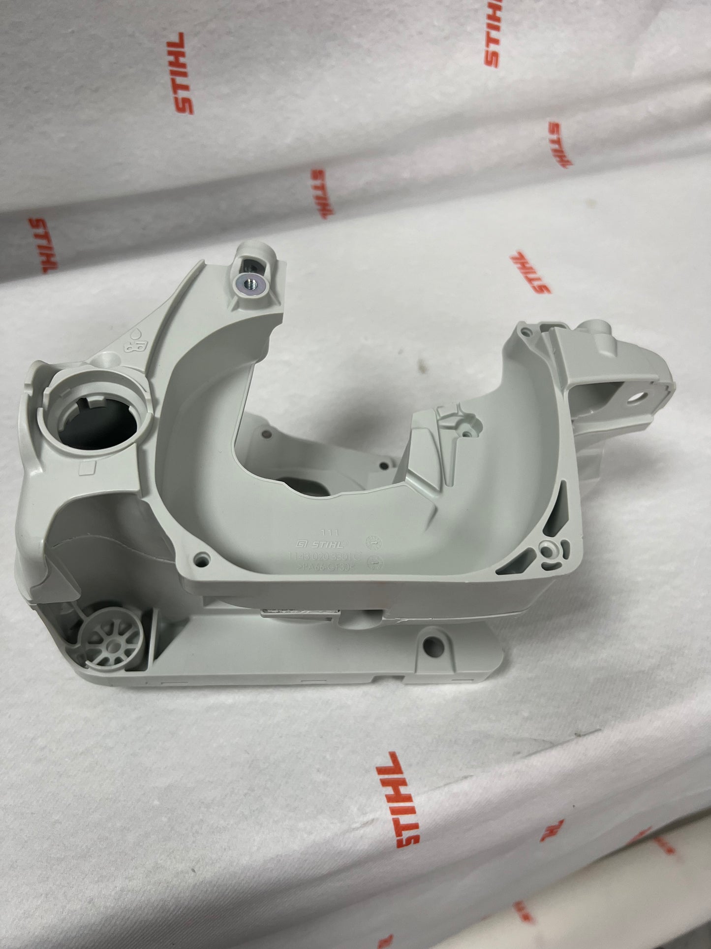 Scocca carcassa motore Stihl compatibile con MS 251 C-BE e MS 231 C-BE con sedi di fissaggio preformate