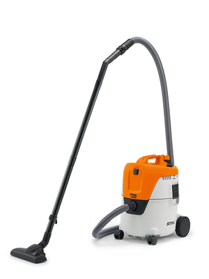 Aspiratore a umido e secco Stihl SE 62 con funzione soffiante, tubo flessibile e spazzola pavimenti