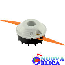 Testa falciante Stihl PolyCut 2-2 con due coltelli mobili in materiale sintetico