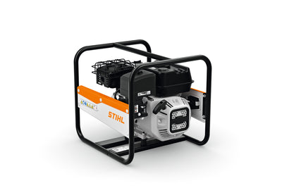 Vista posteriore della pompa idrovora STIHL WP 300 con motore a benzina EHC e telaio di protezione